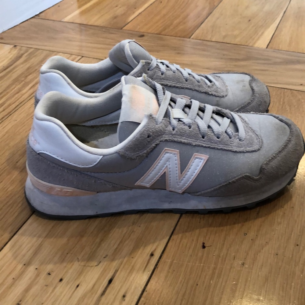 Women’s Grey New Balance sneakers!